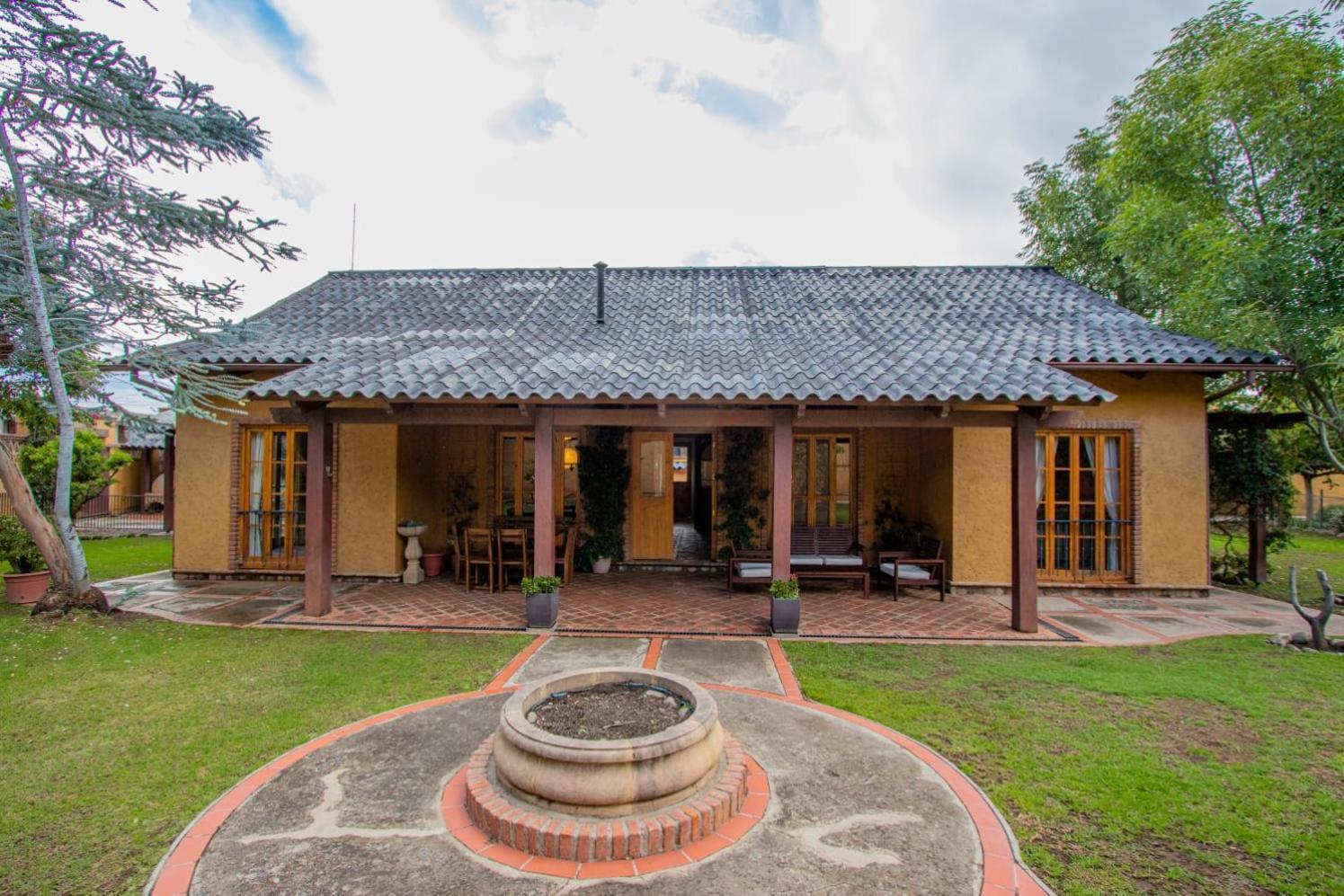 Degustar Restaurante Hotel Boutique Tiquipaya Exterior photo