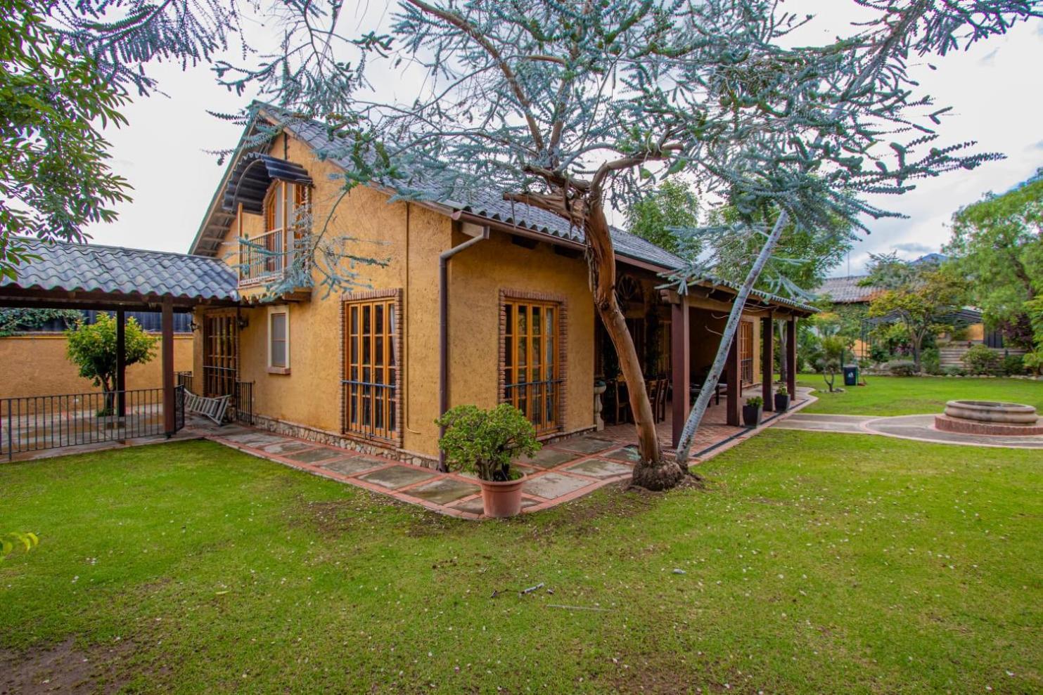 Degustar Restaurante Hotel Boutique Tiquipaya Exterior photo